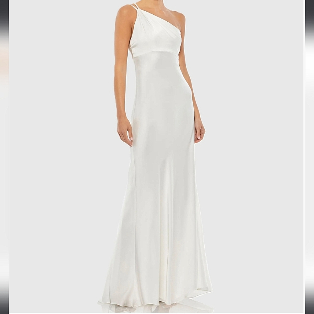 Ieena for Mac Dugga White One Shoulder Double Strap Satin Gown Sz 6